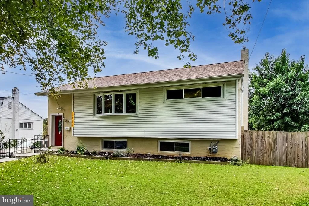 Photo of 13304 DAUPHINE STREET