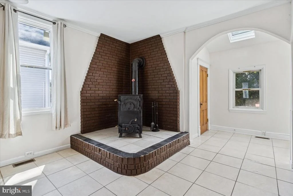 Photo of 311 N MAPLE AVENUE N