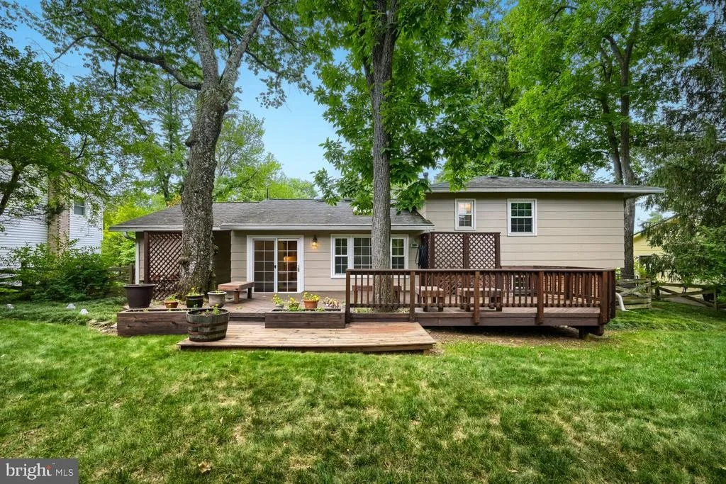 Photo of 852 DIAMOND DRIVE