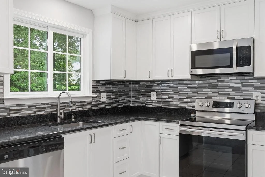 Photo of 10101 MADRONAWOOD DRIVE