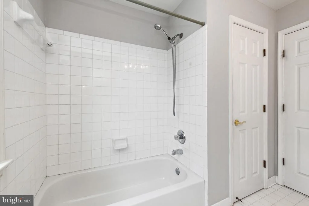 Photo of 457 UNIVERSITY DRIVE
