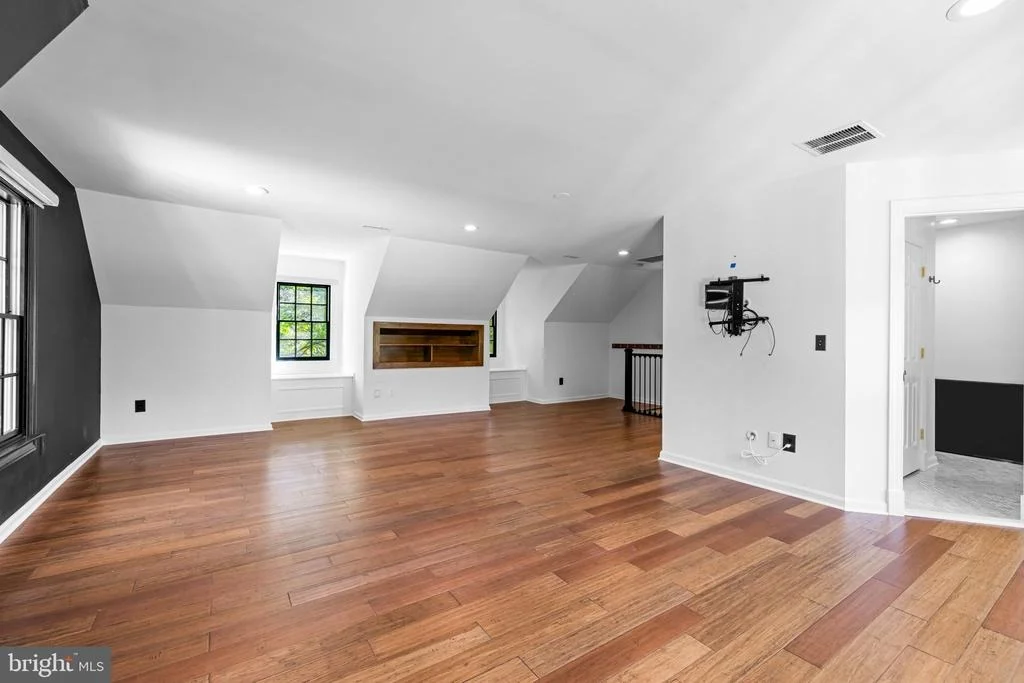 Photo of 13311 FALLS ROAD