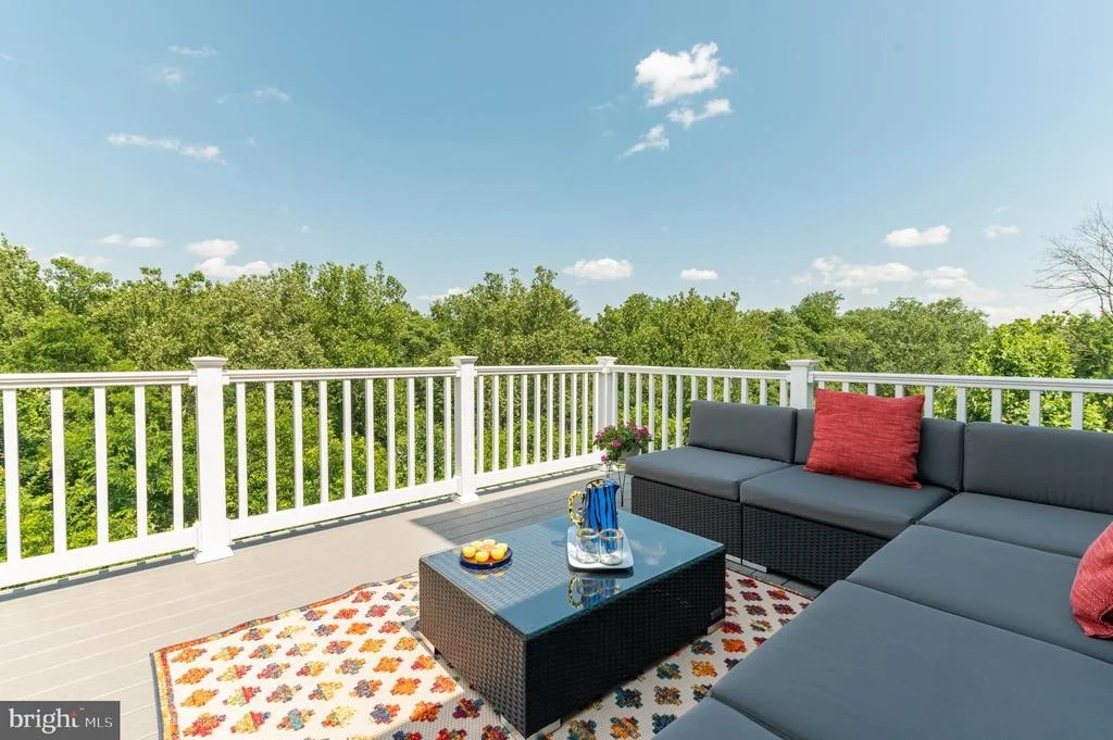 Photo of 405 POTOMAC VIEW PARKWAY