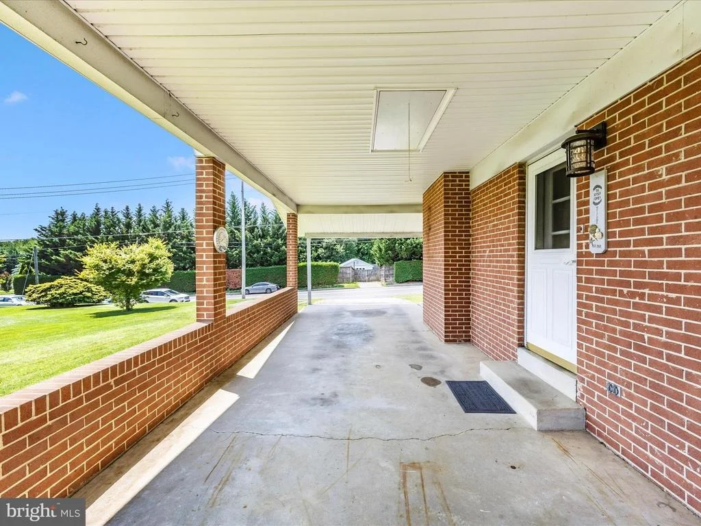 Photo of 5634 SHOOKSTOWN ROAD