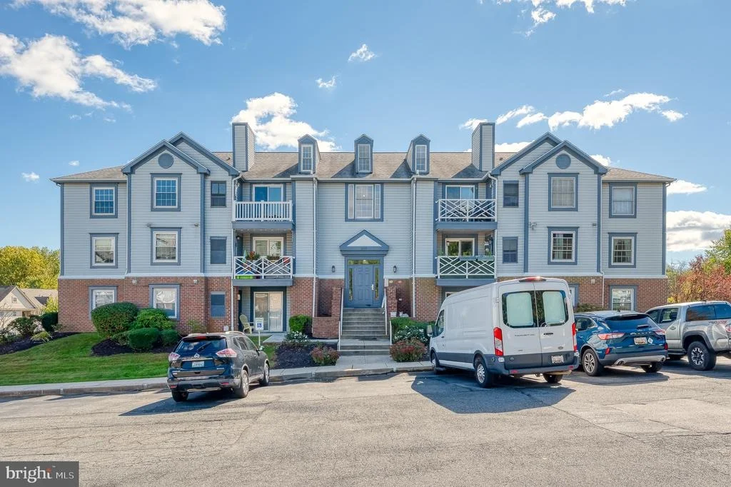 Photo of Unit 207J at 207 OAK LEAF CIRCLE