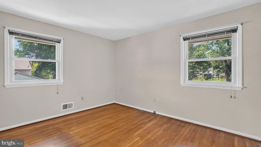 Photo of 3131 CASTLELEIGH ROAD