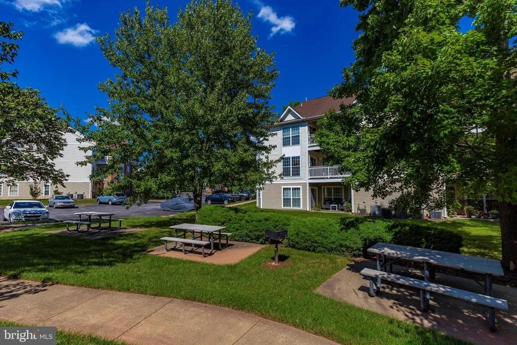Photo of Unit 2C at 2100 WAYSIDE DRIVE