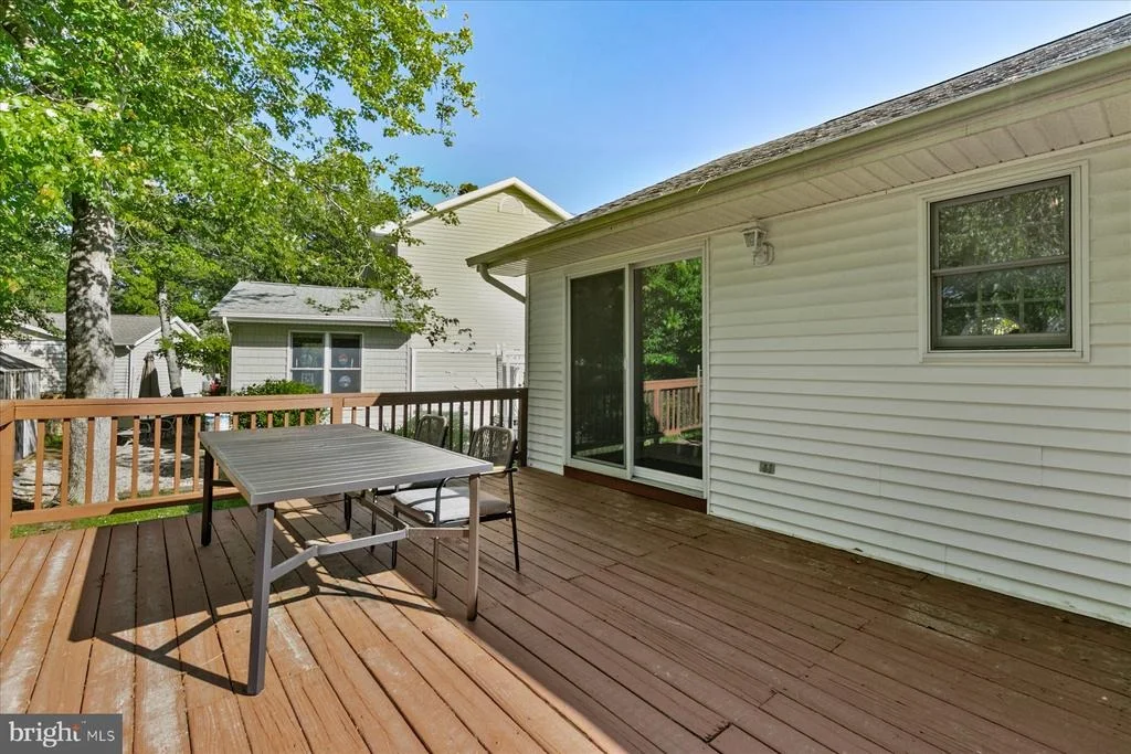 Photo of 530 CANDLELIGHT LANE