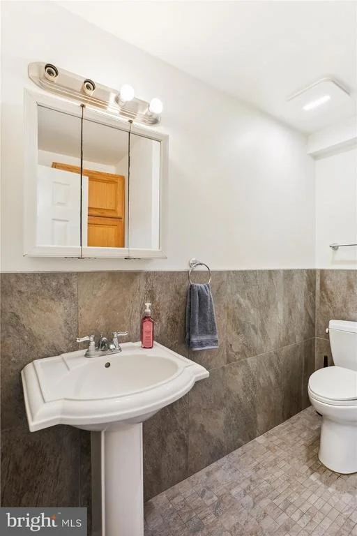 Photo of 927 POINTER RIDGE DRIVE