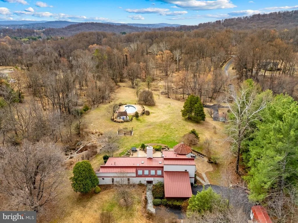 Photo of 3850 COBBLER MOUNTAIN ROAD