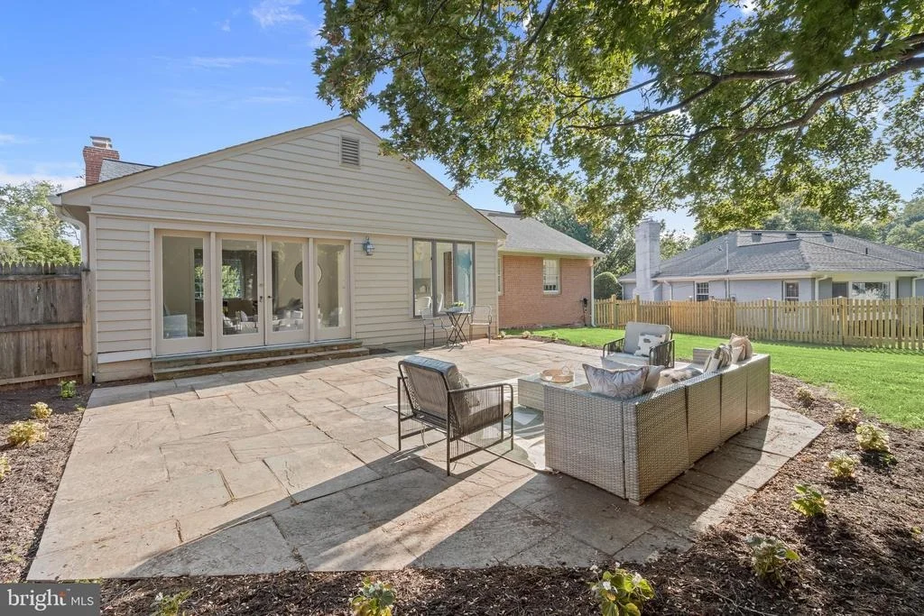 Photo of 6117 OVERLEA ROAD