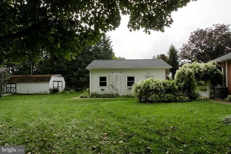 Photo of 8001 RUNNYMEADE DRIVE