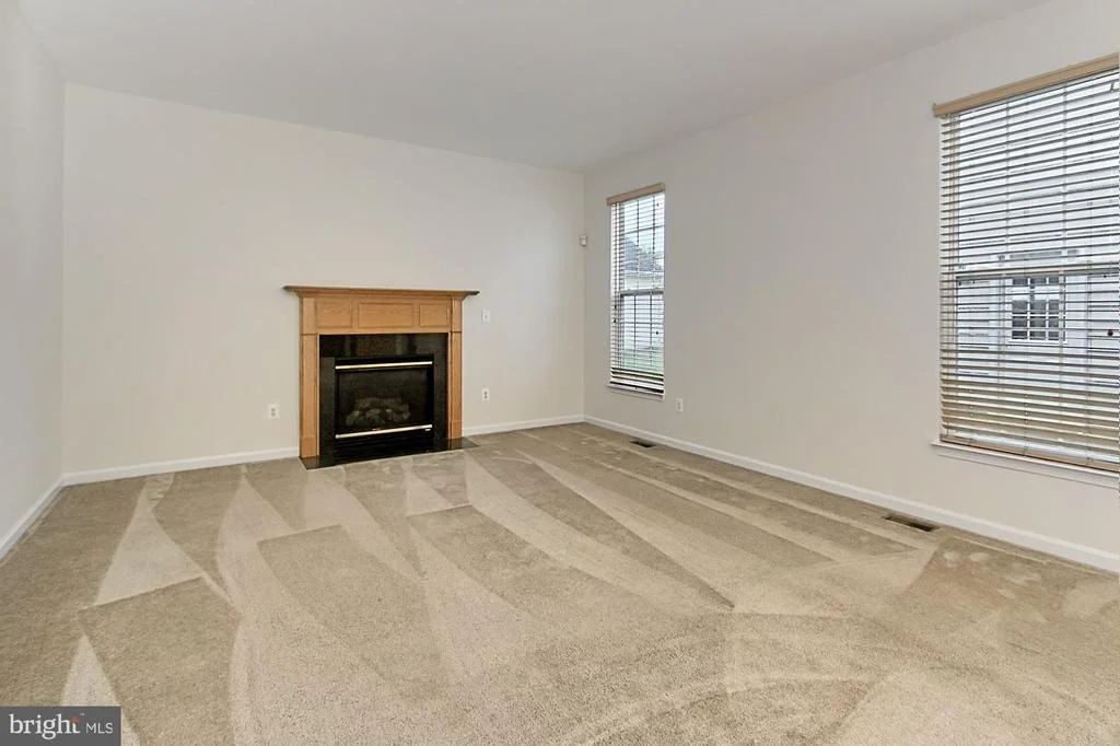 Photo of 6715 SELBOURNE LANE
