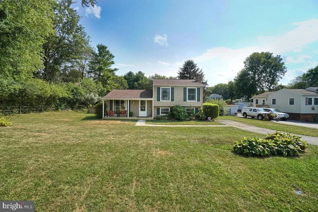 Photo of 4403 FELDSPAR ROAD