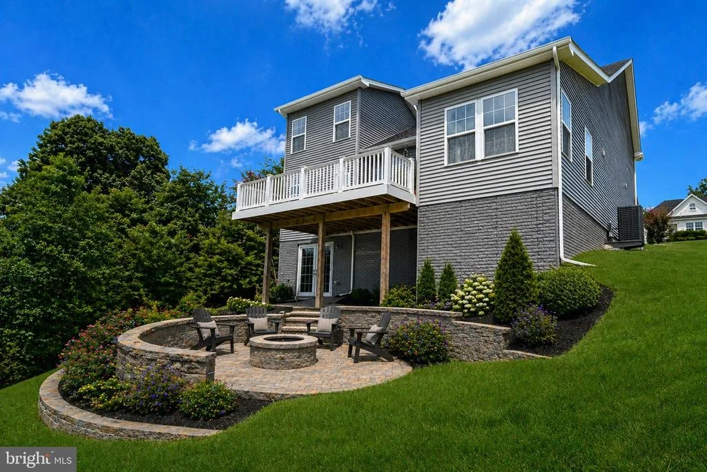 Photo of 405 POTOMAC VIEW PARKWAY