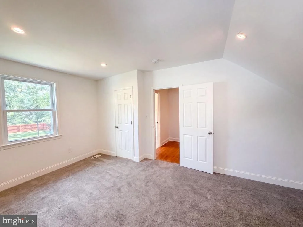 Photo of 204 N HURON DRIVE