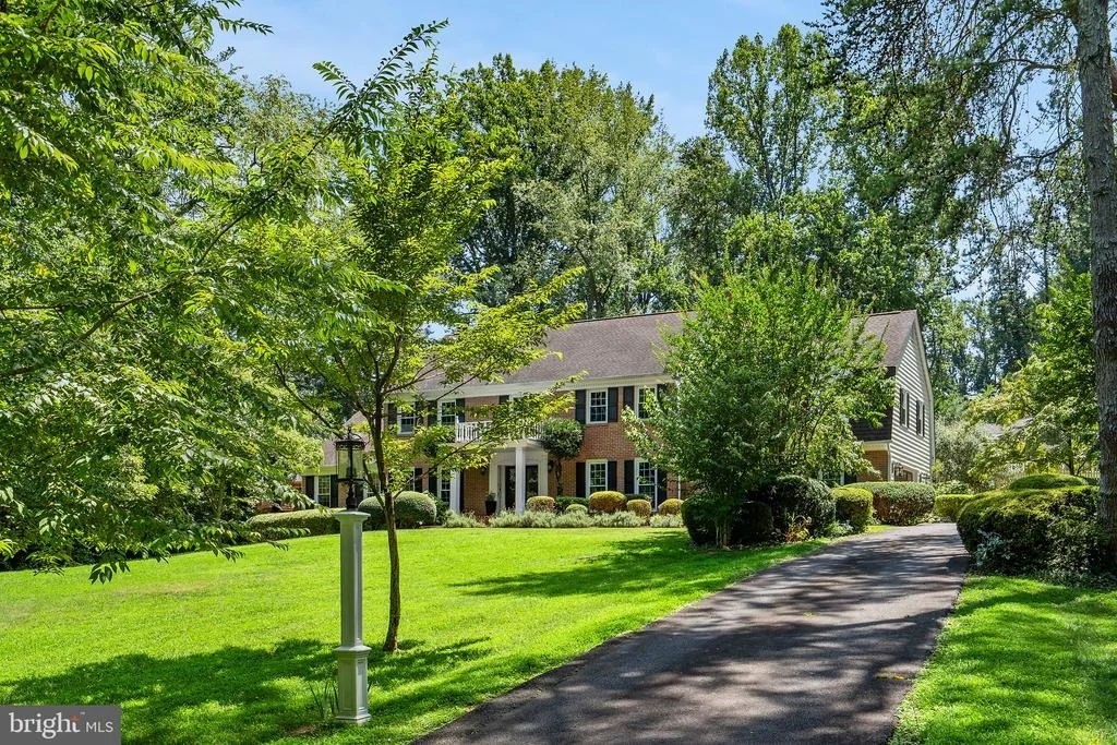 Photo of 7821 OLD DOMINION DRIVE