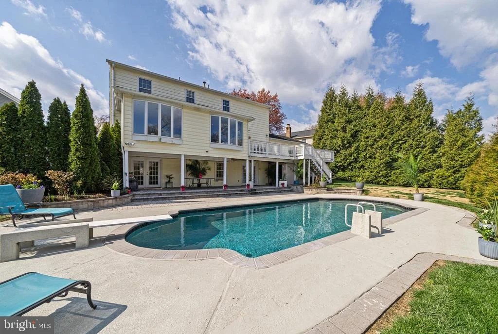 Photo of 6202 NETHERCOMBE COURT