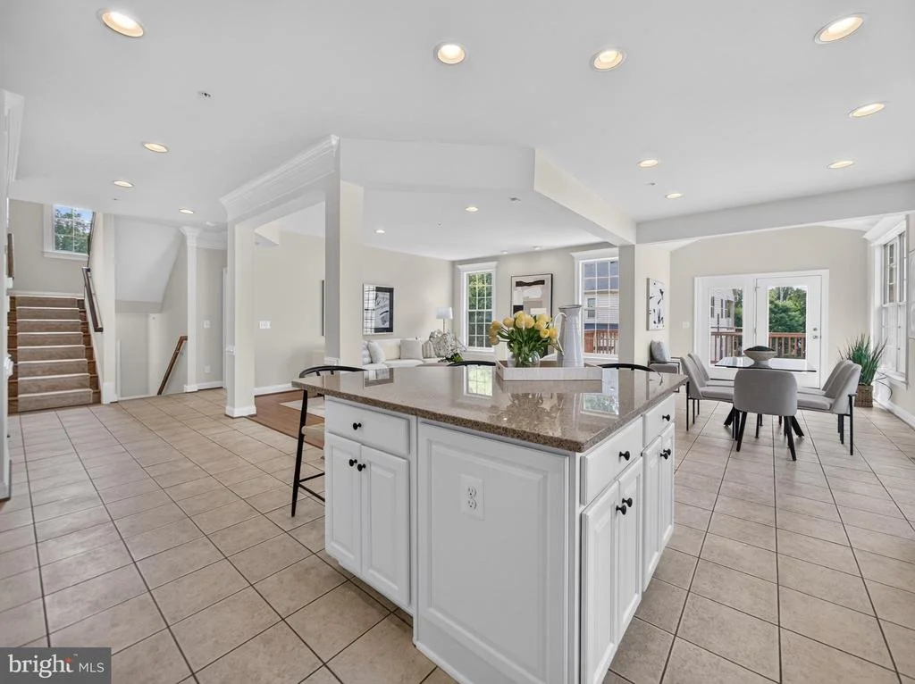 Photo of 3032 MOORE LANE