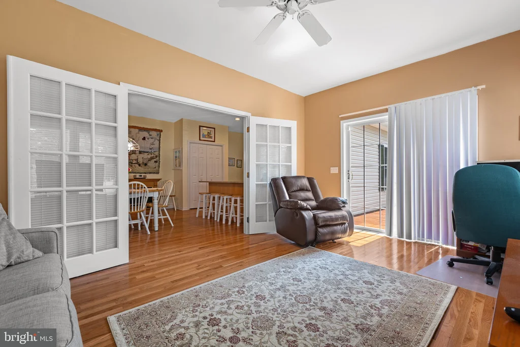 Photo of 33 SIOUX DRIVE