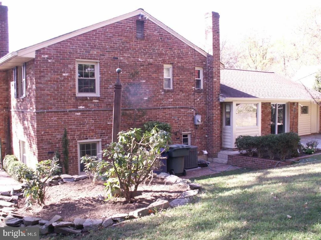 Photo of 919 JUNIPER PLACE