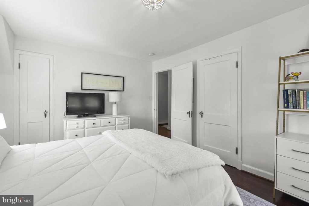 Photo of 9504 BILTMORE DRIVE