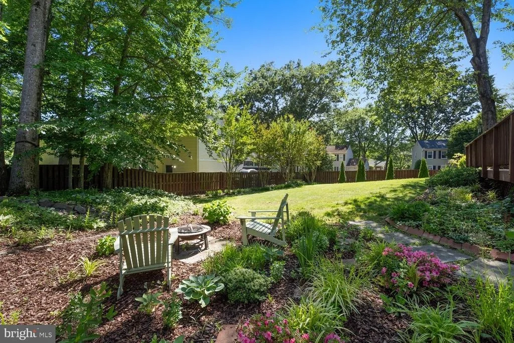 Photo of 9501 WALLINGFORD DRIVE