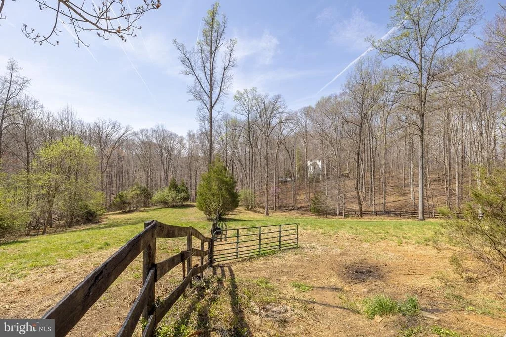 Photo of 8701 SINCLAIR MILL ROAD