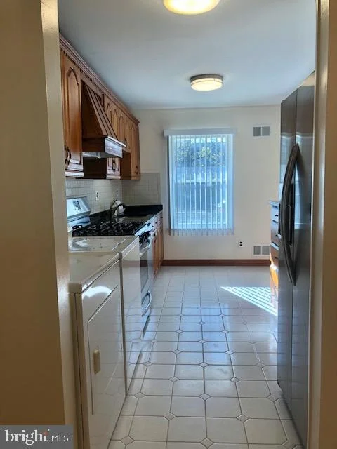 Photo of 1110 HAMLIN ROAD