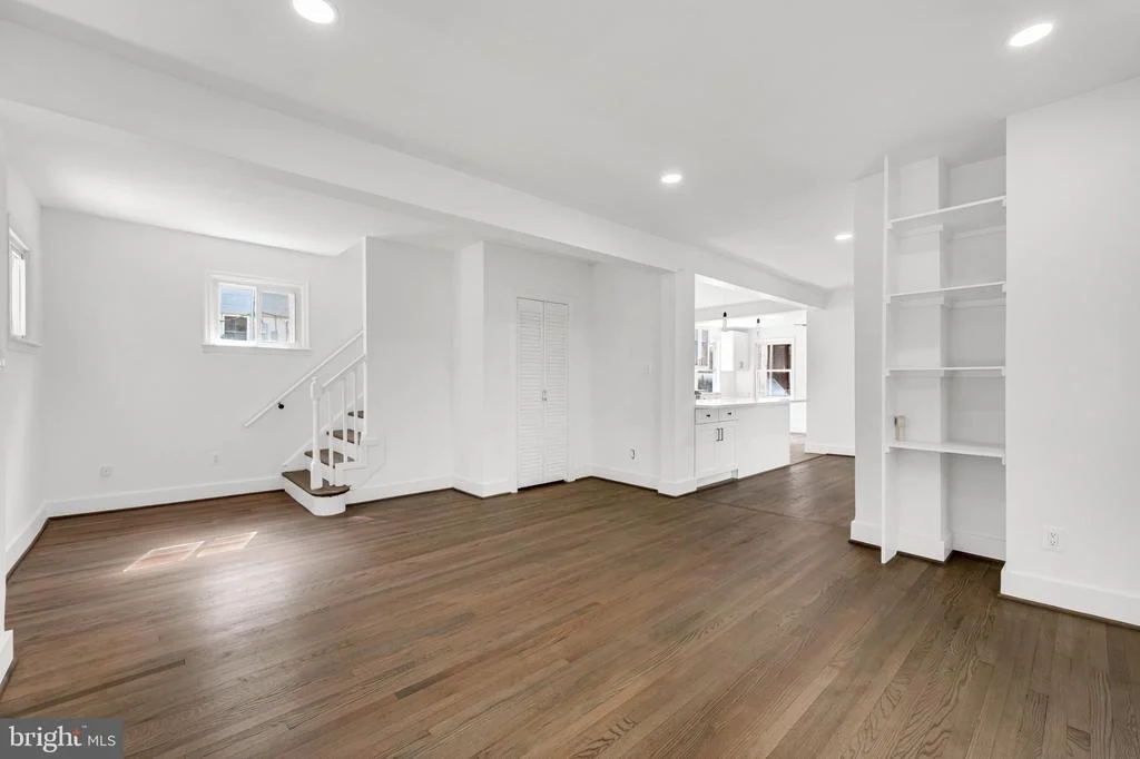 Photo of 710 SILVER SPRING AVENUE