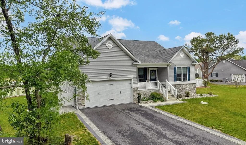 Photo of 26 BEACON CIRCLE