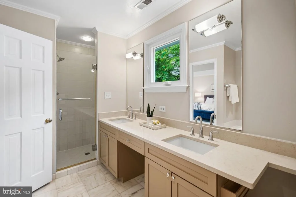 Photo of 7301 SUMMIT AVENUE