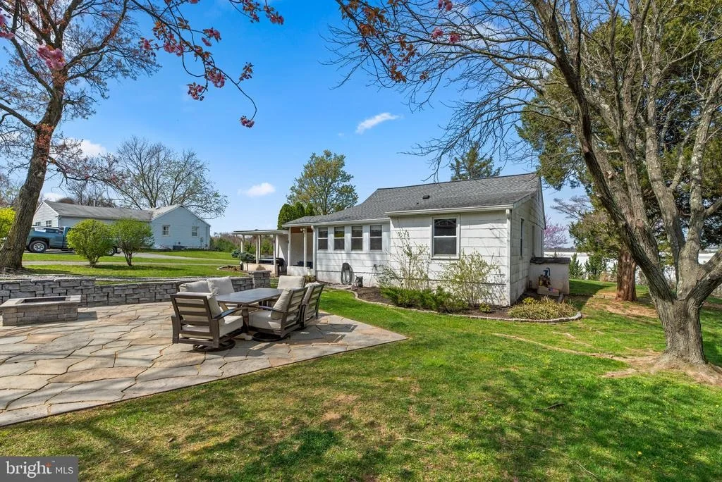 Photo of 7407 RIDGE ROAD