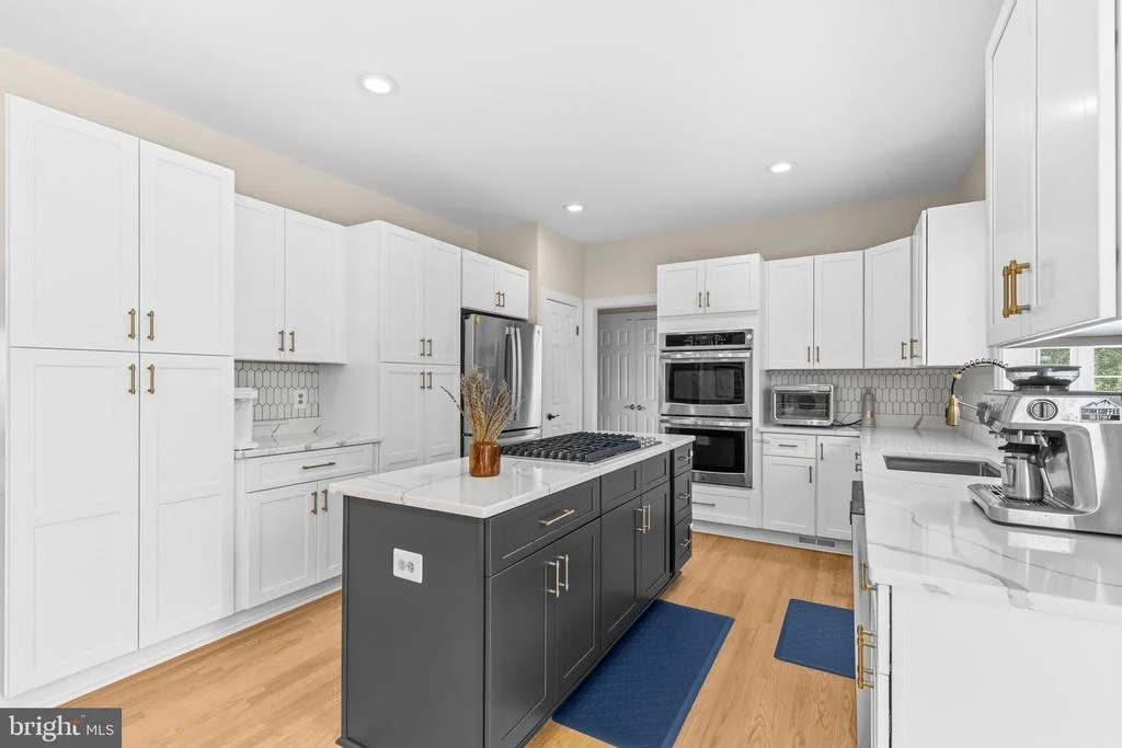 Photo of 9005 ADVANTAGE COURT