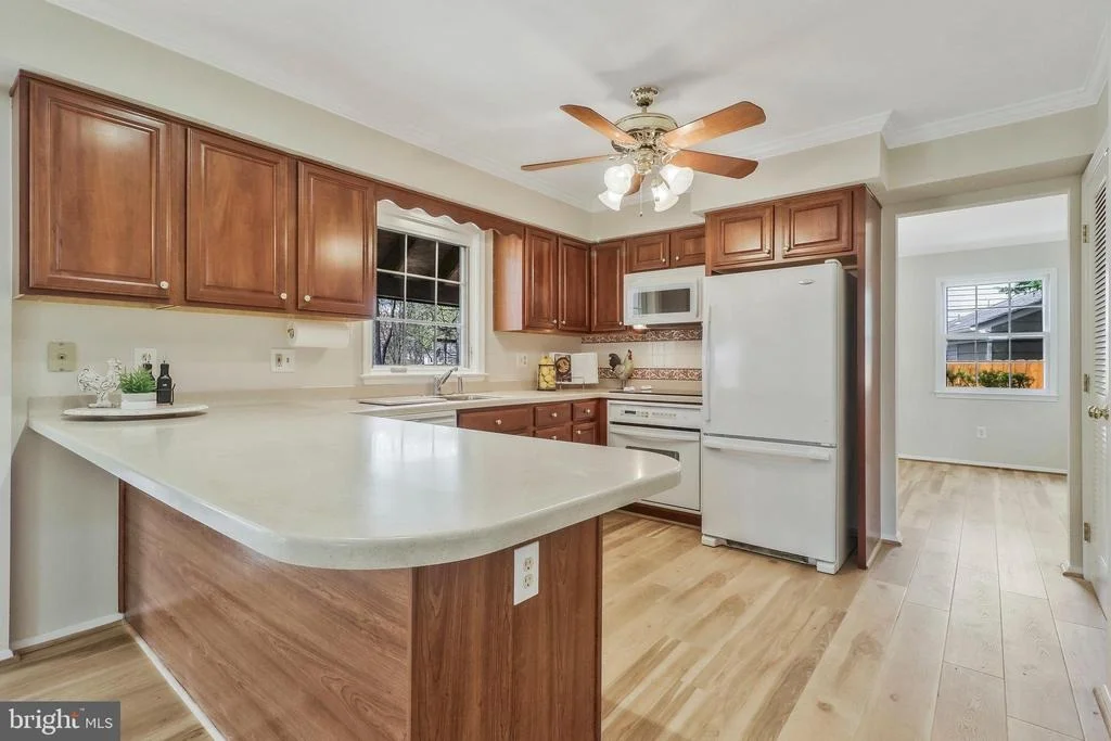 Photo of 6132 ROXBURY AVENUE