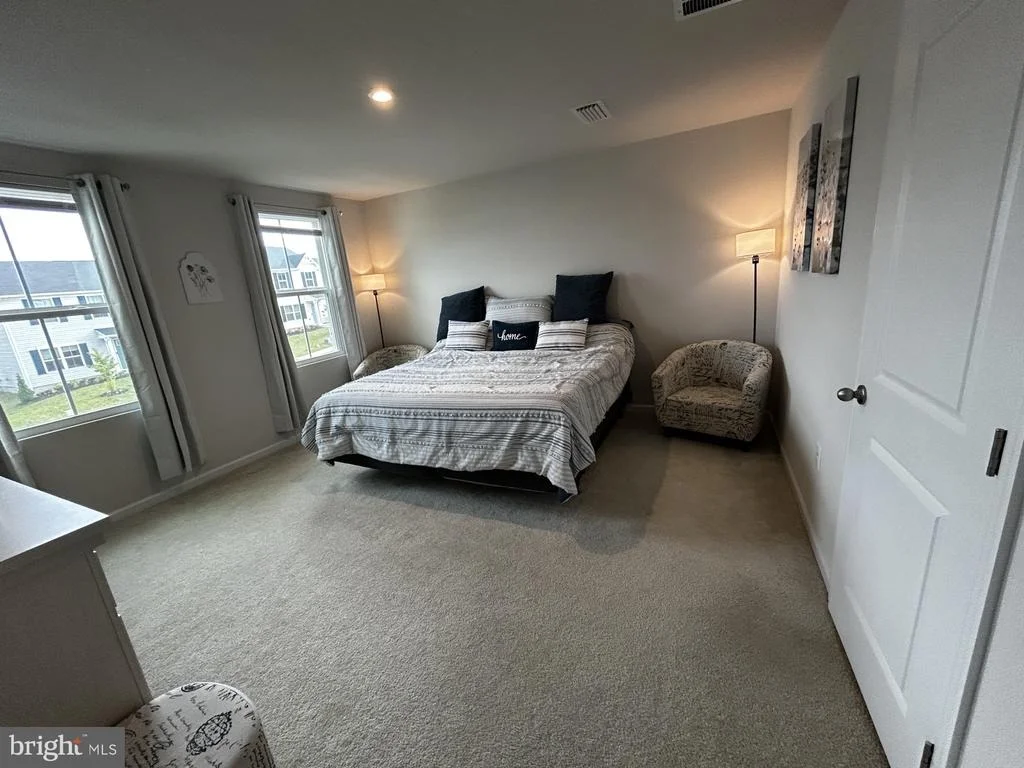 Photo of 840 WINGTIP WAY