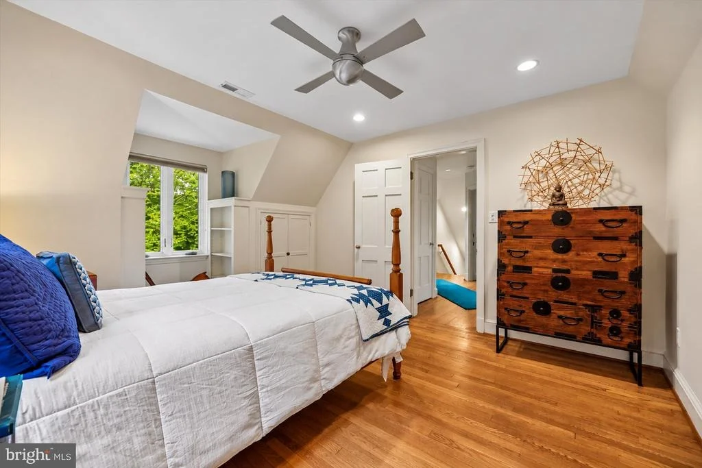 Photo of 1212 WOODSIDE PARKWAY
