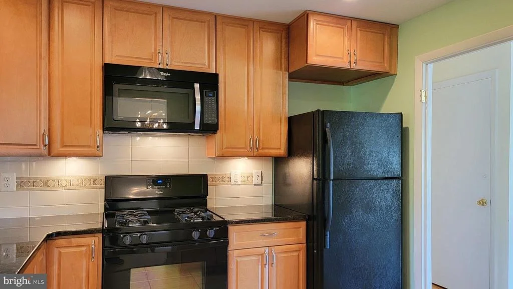 Photo of 3926 HOWARD STREET