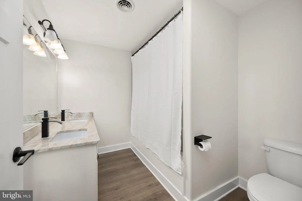 Photo of 524 E 4TH STREET