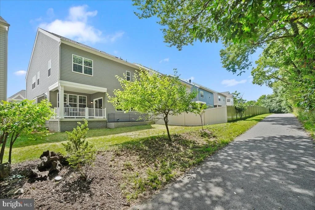 Photo of 5211 CONTINENTAL DRIVE