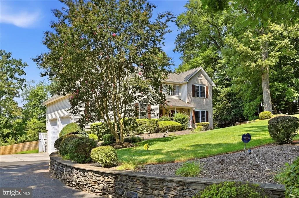 Photo of 45539 LAKESIDE DRIVE