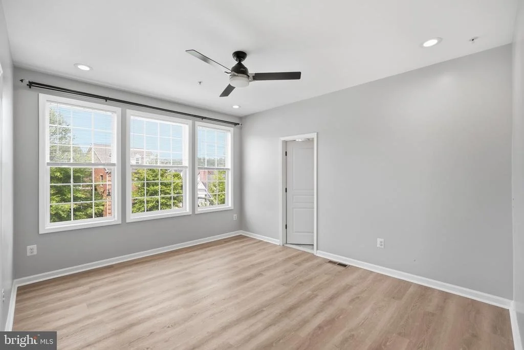 Photo of 232 PARKVIEW AVENUE