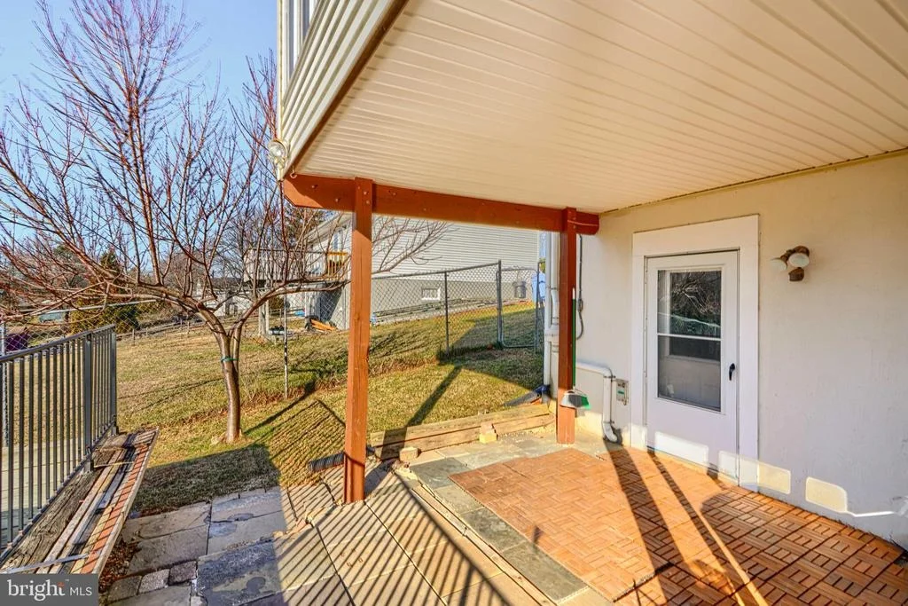 Photo of 10100 LEWIS DRIVE