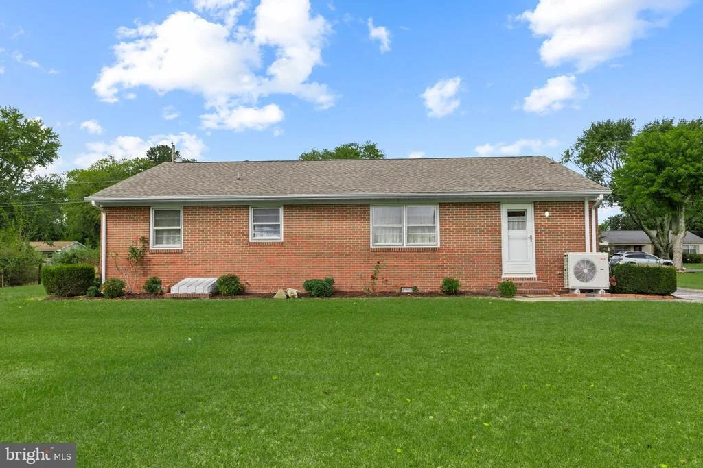 Photo of 325 CALVIN DRIVE