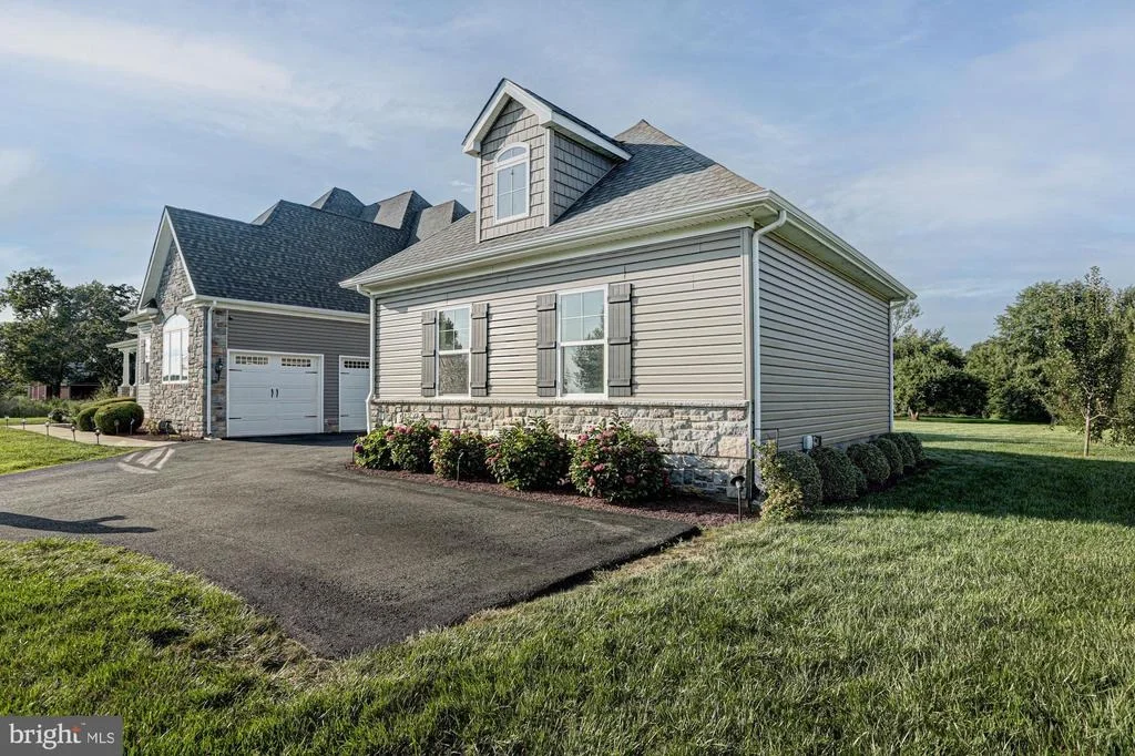 Photo of 1233 BUNKER HILL ROAD