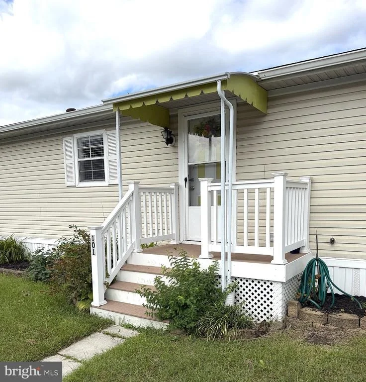 Photo of 101 ROUNDUP ROAD