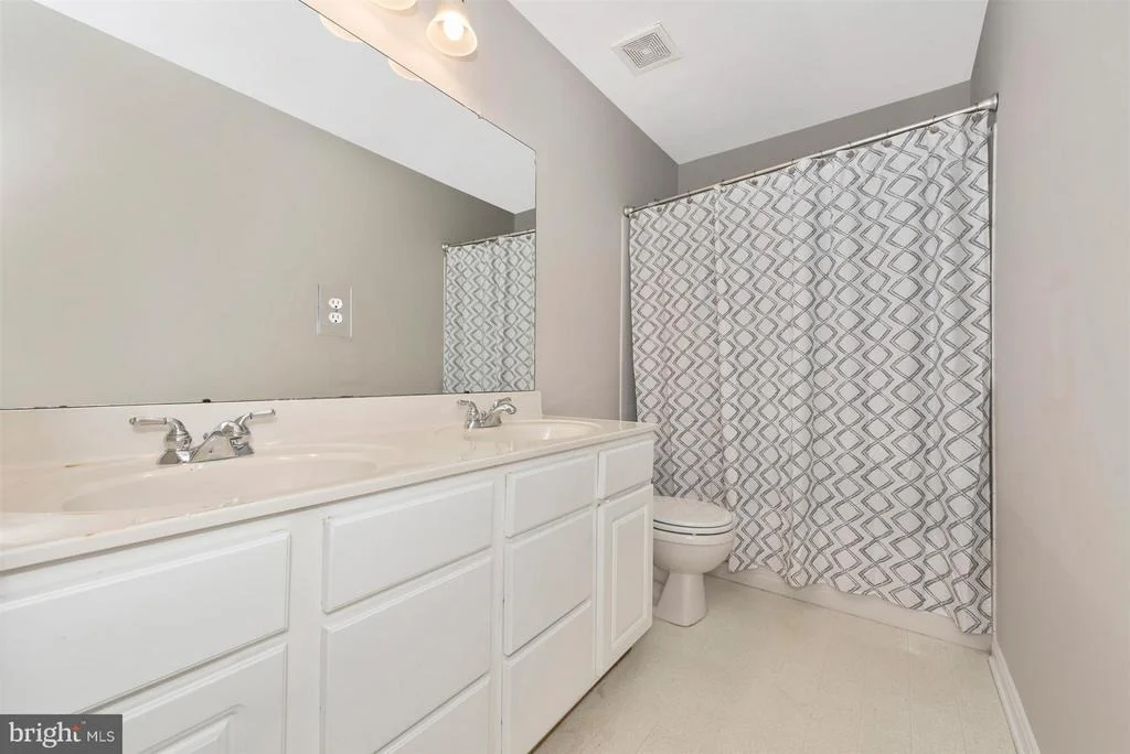 Photo of 606 BUSHYTAIL DRIVE