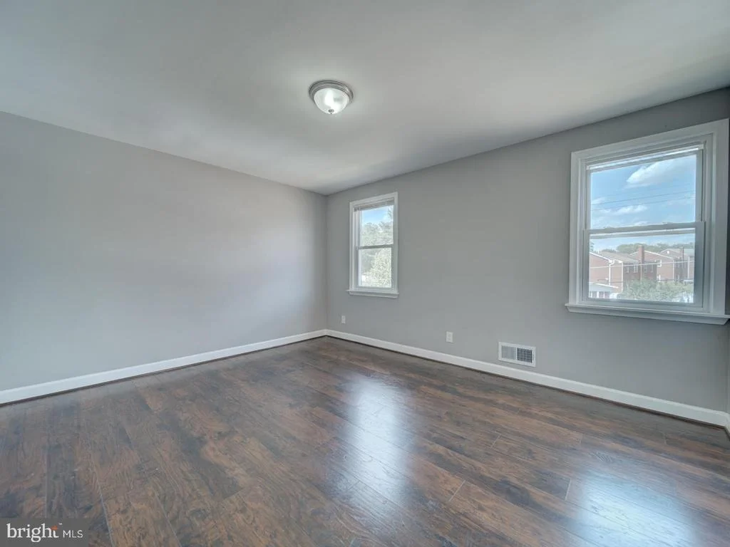 Photo of 2407 SAINT CLAIR DRIVE