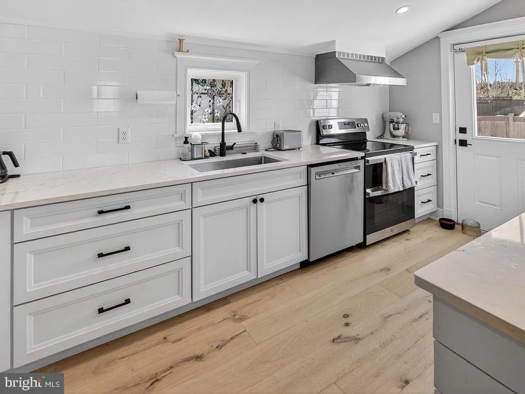 Photo of 412 KINGS HIGHWAY