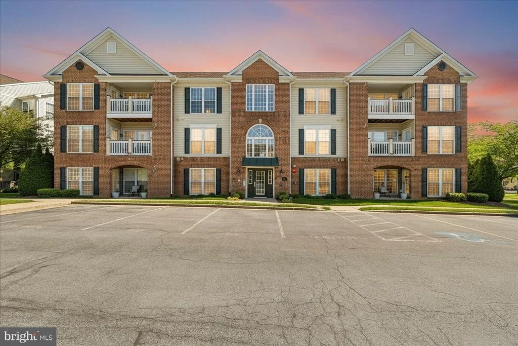 Photo of Unit 2C at 2507 SHELLEY CIRCLE